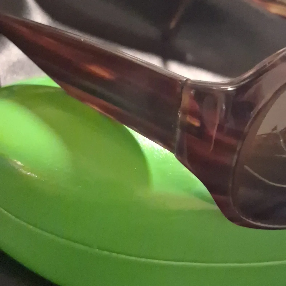 Kate Spade Lilly Tortoise Sunglasses with Green Case No Scratches